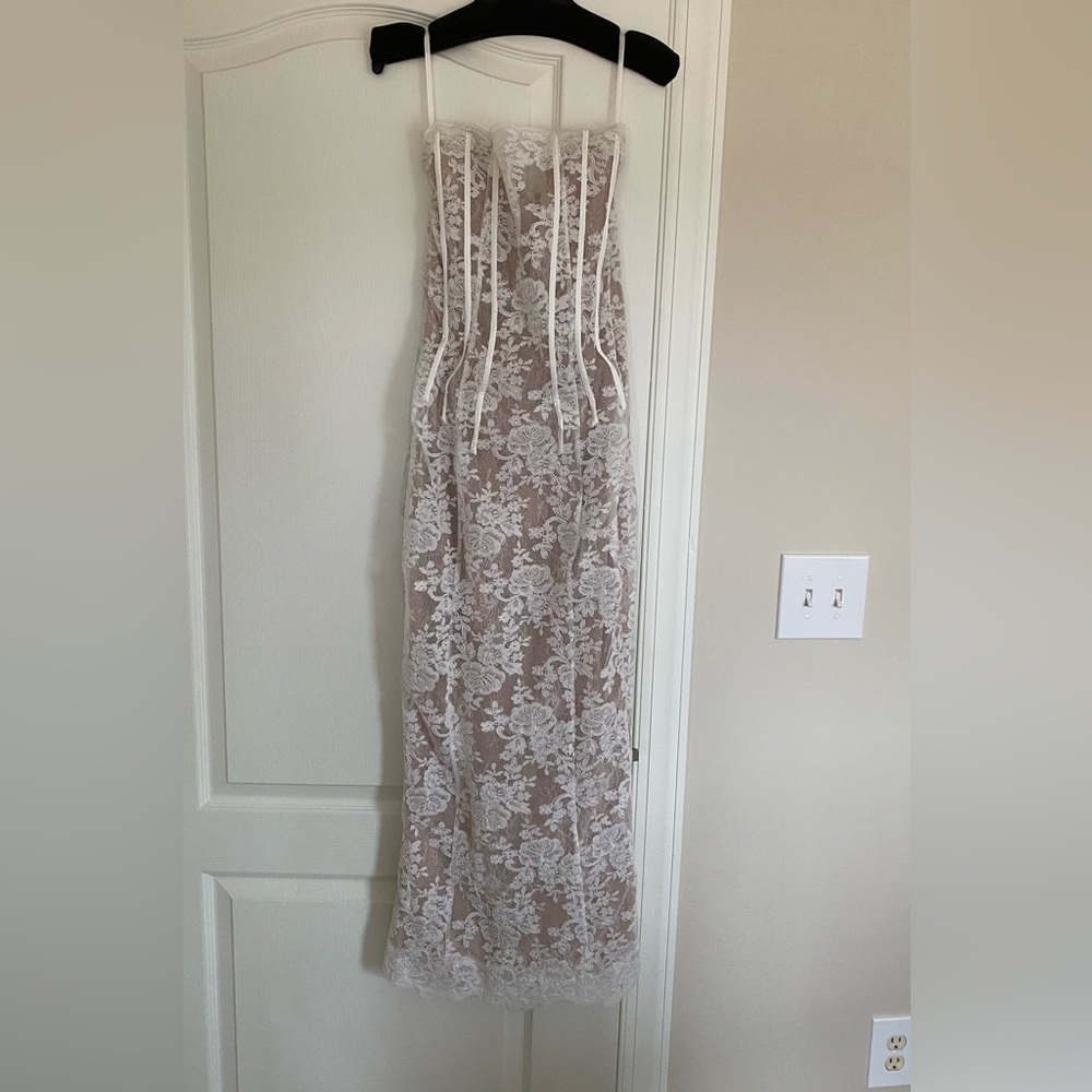 V. Chapman Capulet Midi Dress in White Chantilly Lace - Picture 3 of 8